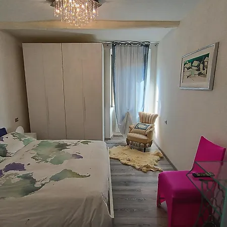 公寓 La Casina Pallacorda 普拉托